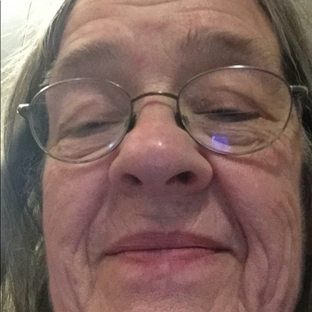 Meet your Posher, Cynthia